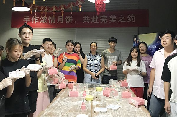 【浓情完美，留下幸福感满满的中秋回忆】