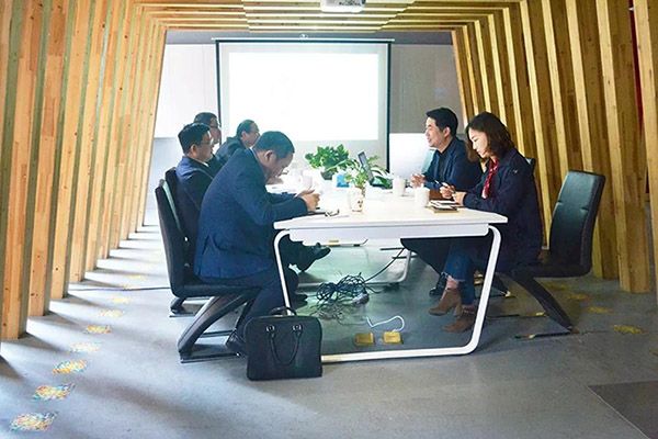 【鄞州区戴华祥副区长一行等领导莅临完美在线考察调研】